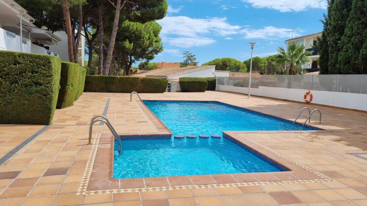 Apartamento Familiar Con Piscina Y Wifi L' Escala Ngoại thất bức ảnh